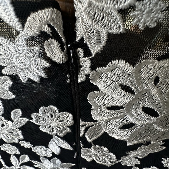 White House Black Market Dress Women's Size 10 Embroidered Floral Sheath NWT - Picture 6 of 14